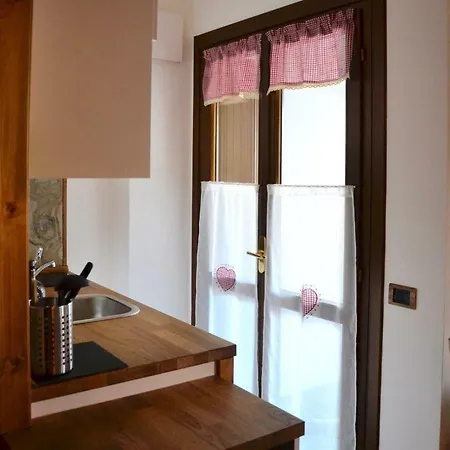 アパート White Attic