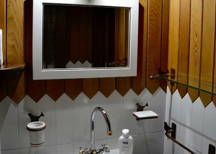 Апартаменти White Attic Брей-Червінія